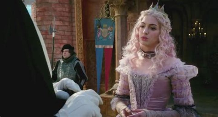 Unveiling The Mystery: Anne Hathaway's Sisters