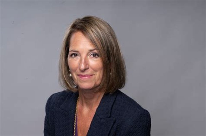 How is Carol Leonnig's Married Life? Know Her Husband, Wedding, Twitter, Book, Net Worth, & More.