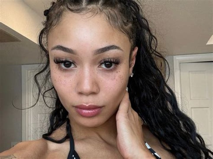 Is Rapper Coi Leray dating anyone at the moment?