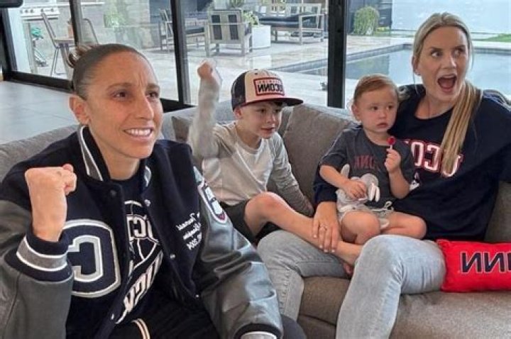 Diana Taurasi Siblings: A Deep Dive Into Her Family