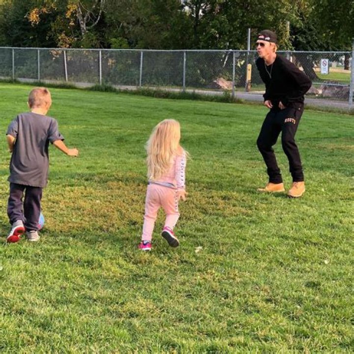 Is Chad Kroeger Living The Dad Life?