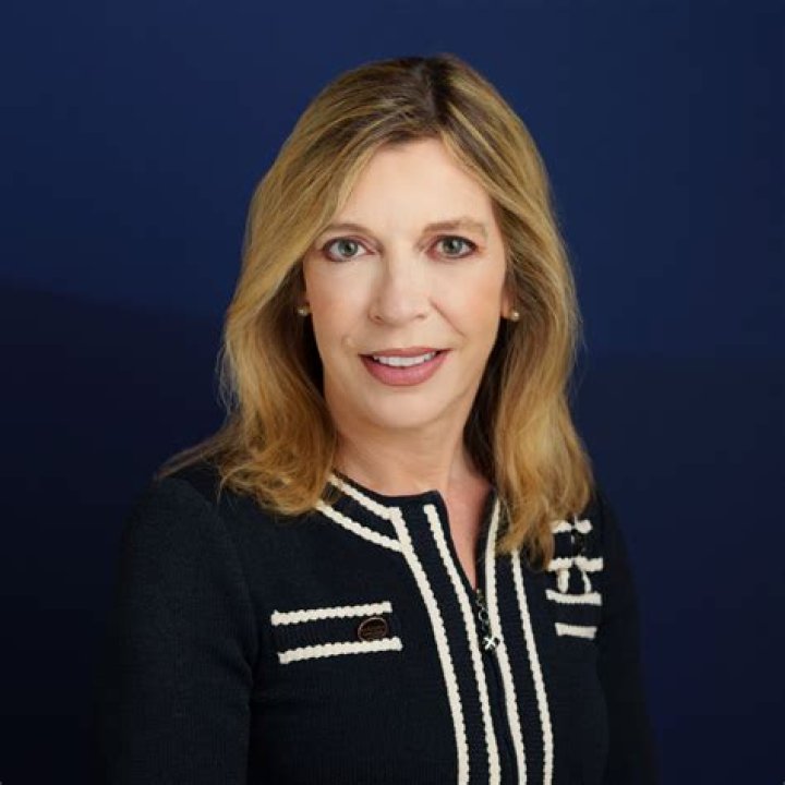 Former Deputy Assistant Secretary, Evelyn Farkas' Relationship status is uncovered! Know her persona