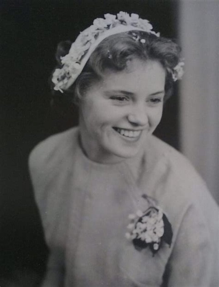 Grace Urie, Affair, Marriage, Children, Body, Height, Net worth