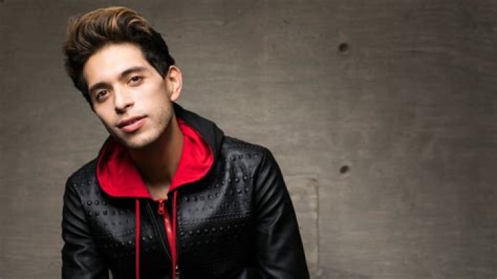 Uncover The Secrets: Brandon Rogers' Height Revealed