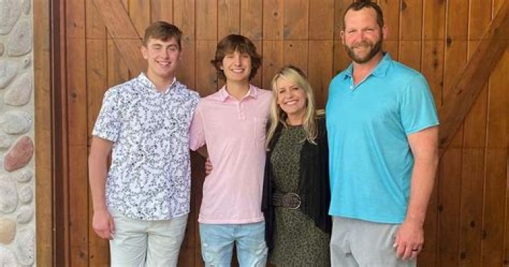 Unveiling The Life And Legacy Of Iowa Easton Devries