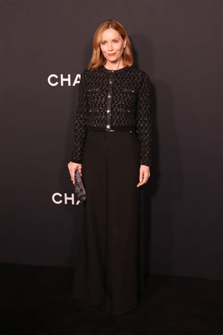 Facts About Leslie Mann's Mother & Her Husband