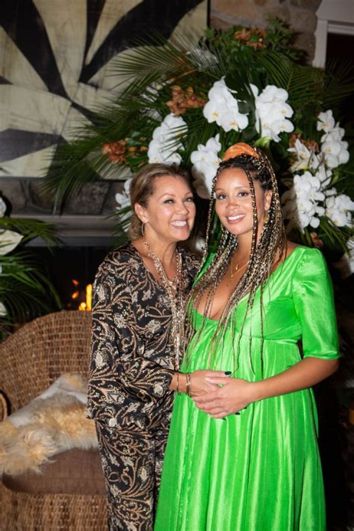 Lion Babe singer, Jillian Hervey is enjoying her Single life as of now; Also see her Parents