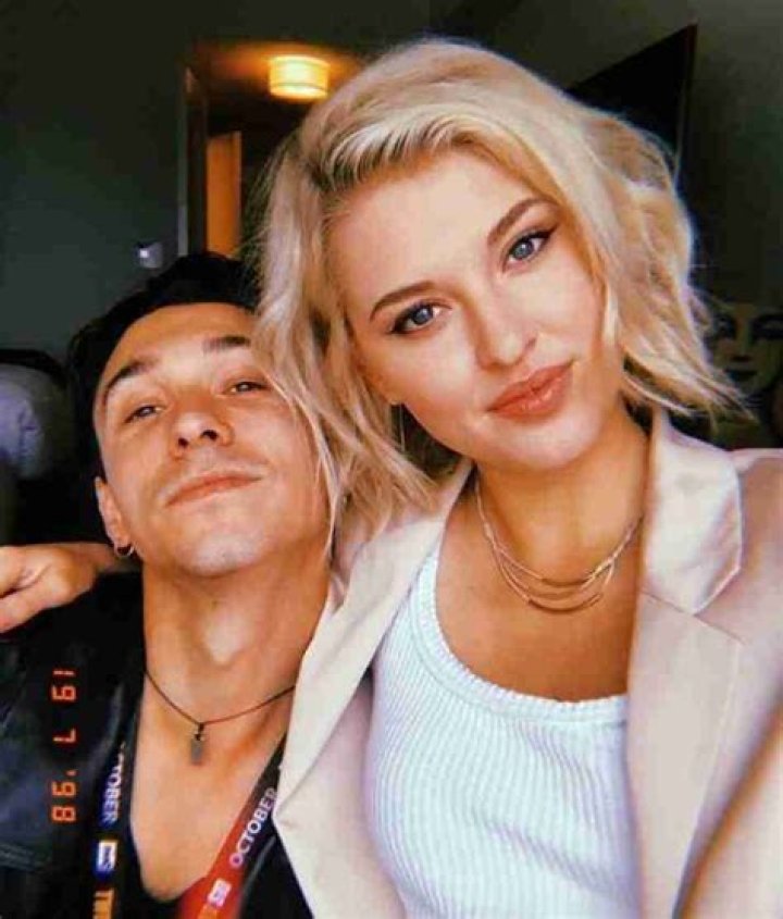 The Ultimate Guide To Sarah Grey's Age, Dating History, And Family Background