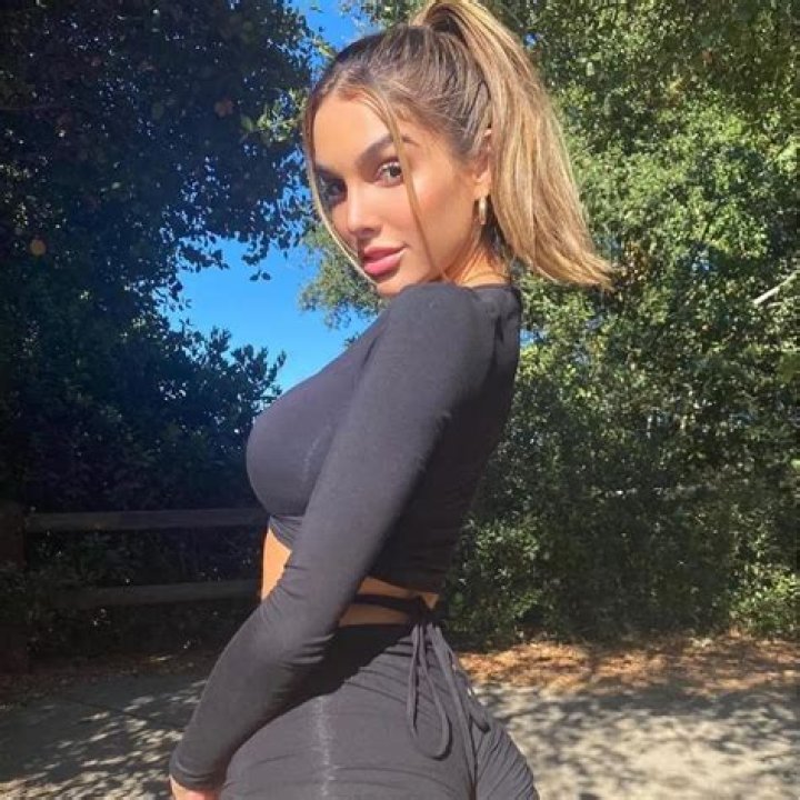 Is Instagram Model, Lyna Perez Single or Dating a Boyfriend? Also know about her Half-a-Million Doll