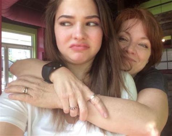 Uncover The Secrets Behind "Madelyn Cline Parents Meet Pam"