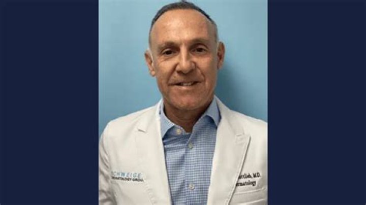 Scott Gottlieb MD, Bio, Facts, Net Worth, Salary, Married