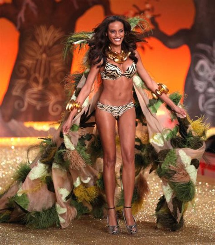 Unveiling The Secrets Of Selita Ebanks' Towering Stature