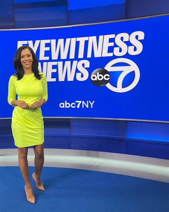 The ABC 7's Eyewitness News anchor Shirleen Allicot is married to her husband Jesse Gilmer.