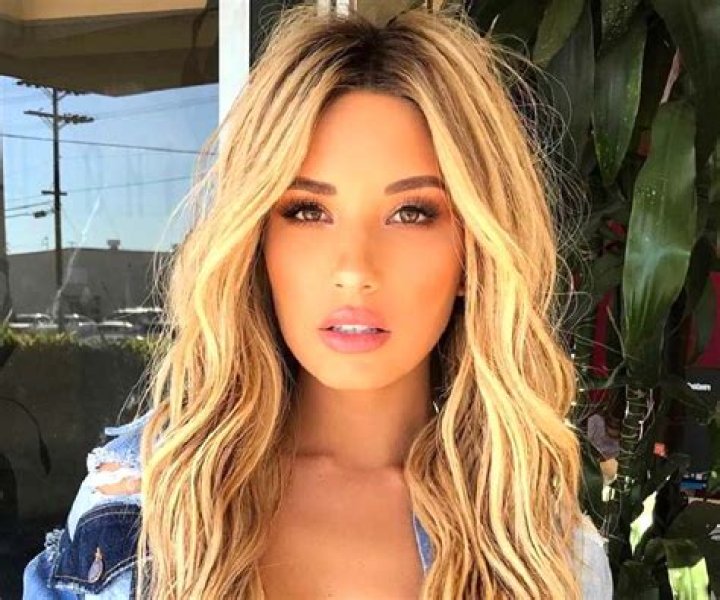 Is American Model, Sierra Egan Currently Dating Anyone?