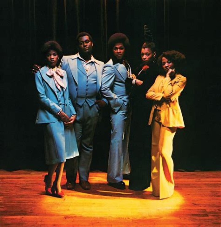 What happened to Luther Vandross's siblings? How many siblings did Luther Vandross have?