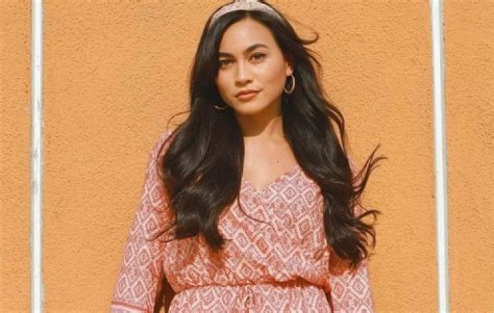 Unveiling The Private Life Of Lindsay Watson: Relationship Status Revealed